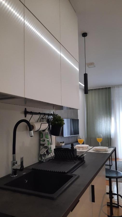 Nina Studio Apartment Bijeljina Luaran gambar